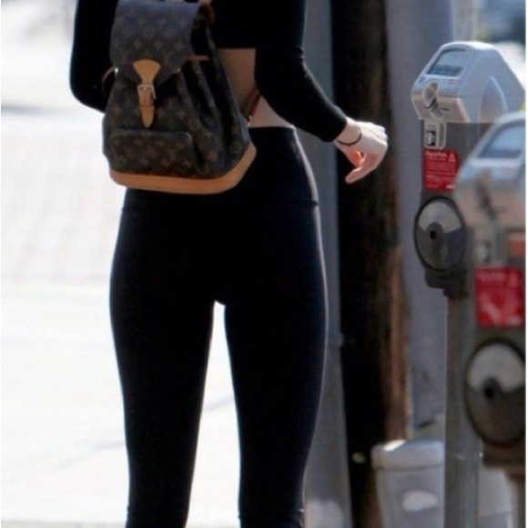 LOUIS VUITTON Montsouris Backpack - Picture 3 of 16